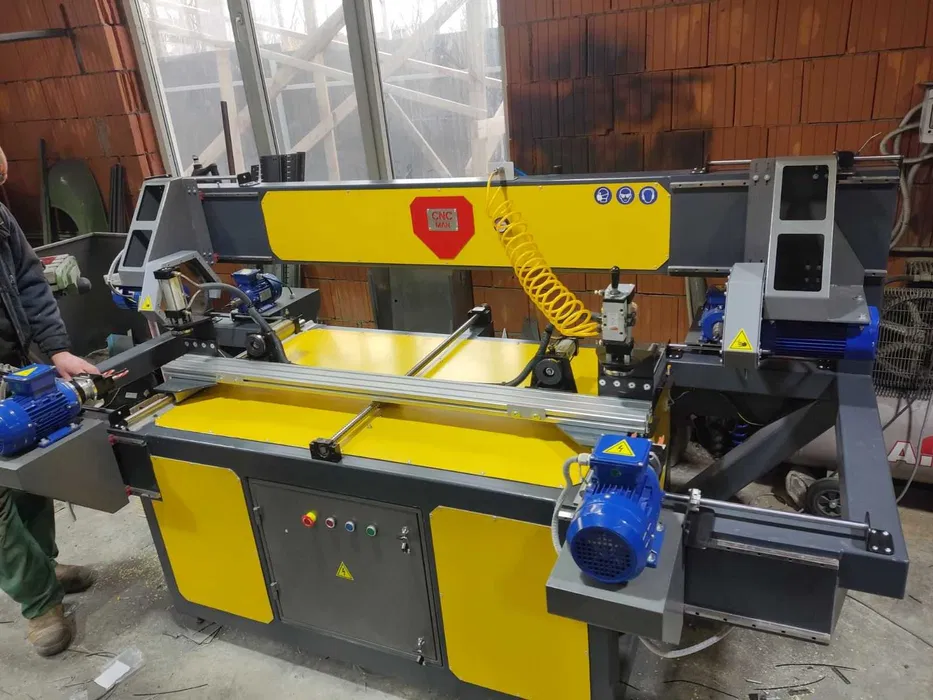 CNCMAN DOORLINE 2513 AutoPro для обробки дерев’яних дверей
